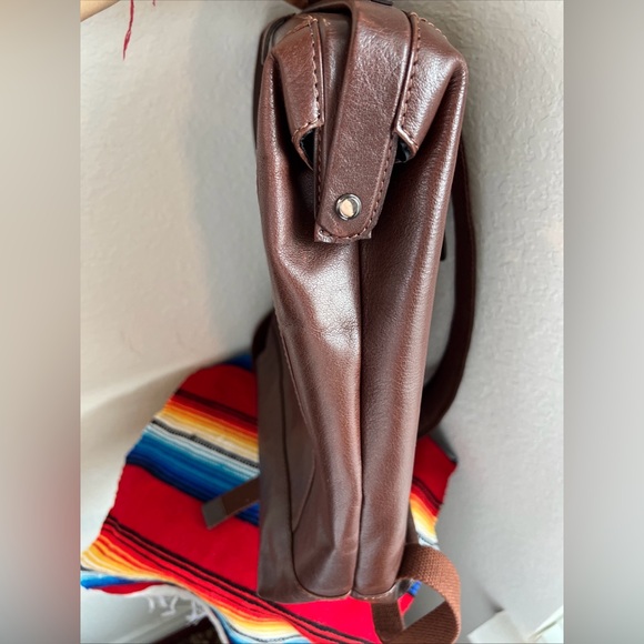 Genicci Leather Backpack Brown Laptop Work School Bag - Picture 8 of 16